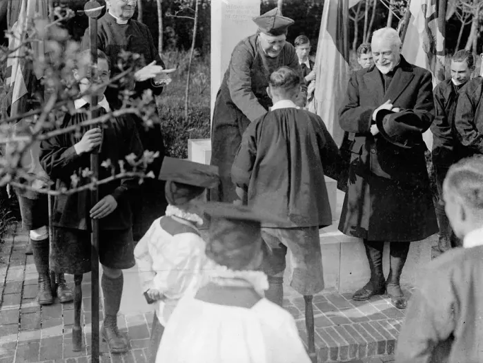 Framed Print : Bishop of London visits heritage craft schools at Chailey, receives gifts. the Bishop of London