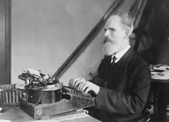 Framed Print : Blind editors 71 st birthday. Mr John Whall, the blind editor of the Middlesex Chronicle Framed Print : Blind editors 71 st birthday. Mr John Whall, the blind editor of the Middlesex Chronicle