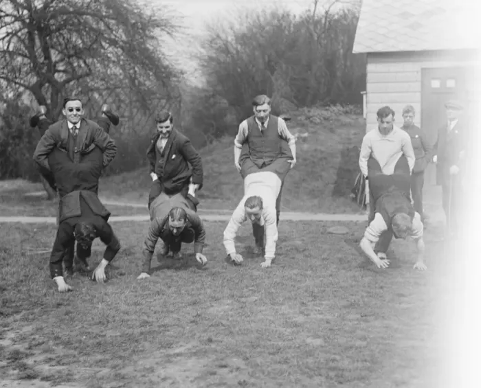 Framed Print : Blind men at St Dunstans partake in a variety of sports 20 March 1920