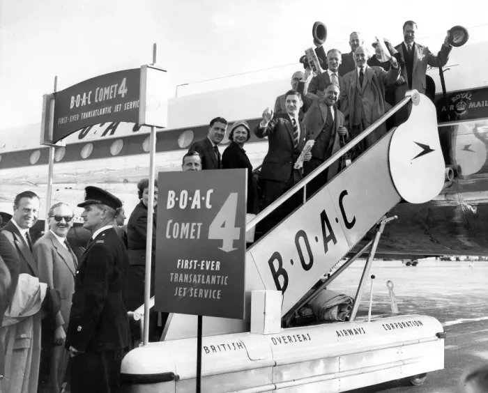 Framed Print : The BOAC Comet 4 beat the much publicised Pan American Airways Boeing 707 in setting Framed Print : The BOAC Comet 4 beat the much publicised Pan American Airways Boeing 707 in setting