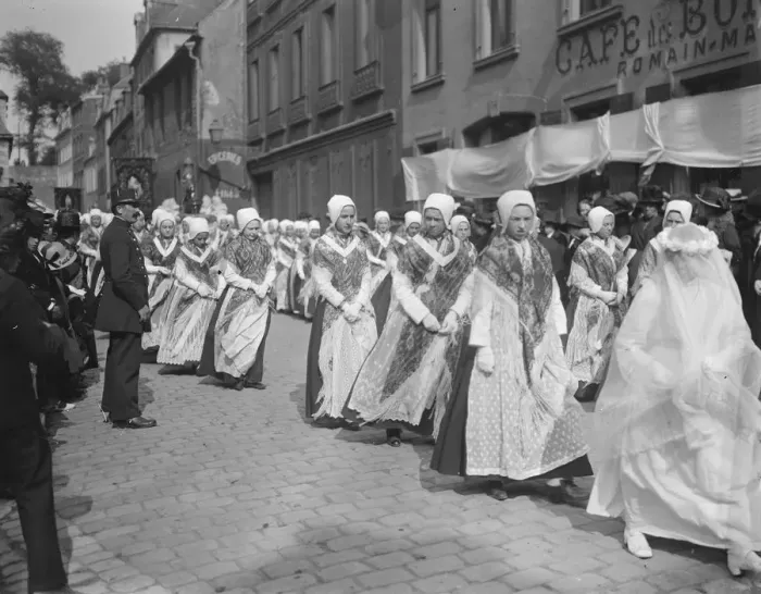 Framed Print : Boulogne France, Blessing the nets and the procession of our lady. here the fisher Framed Print : Boulogne France, Blessing the nets and the procession of our lady. here the fisher