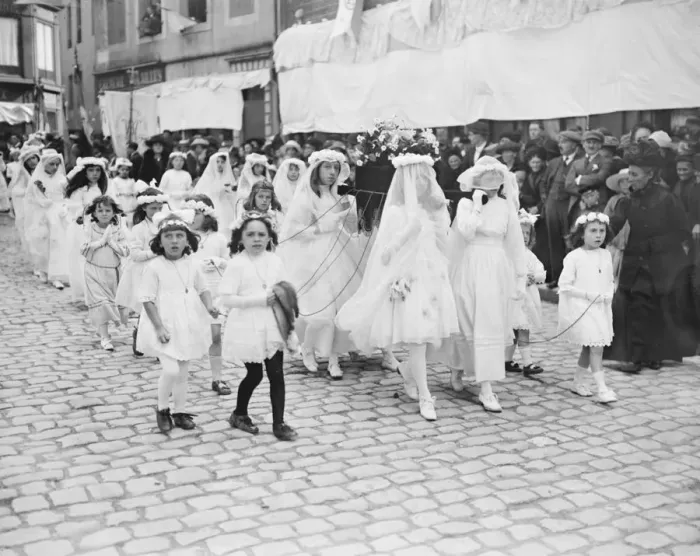 Framed Print : Boulogne France, Procession of our lady of Bologne Children of Mary carrying a Framed Print : Boulogne France, Procession of our lady of Bologne Children of Mary carrying a