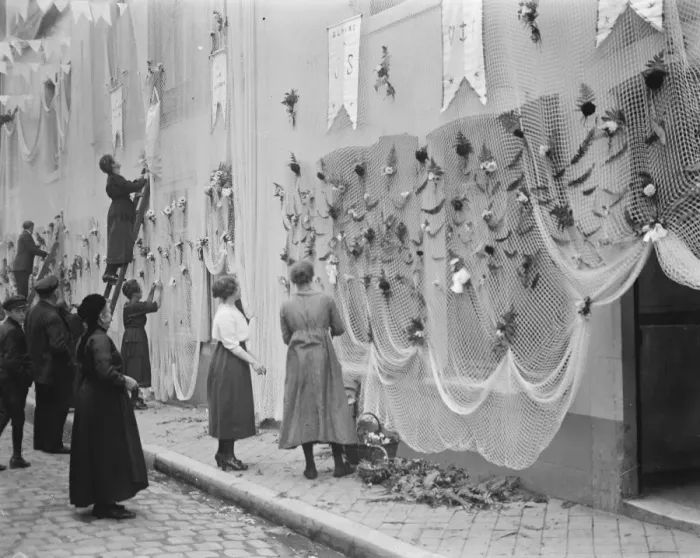 Framed Print : Boulogne France, Procession of our lady of Boulogne Devout fisherfolk hanging out Framed Print : Boulogne France, Procession of our lady of Boulogne Devout fisherfolk hanging out