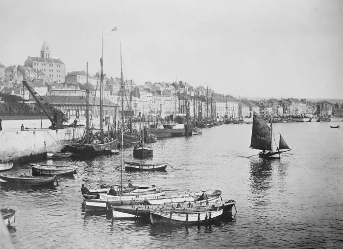 Framed Print : Boulogne Sur Mer, showing the harbour. 1 December 1928 Framed Print : Boulogne Sur Mer, showing the harbour. 1 December 1928