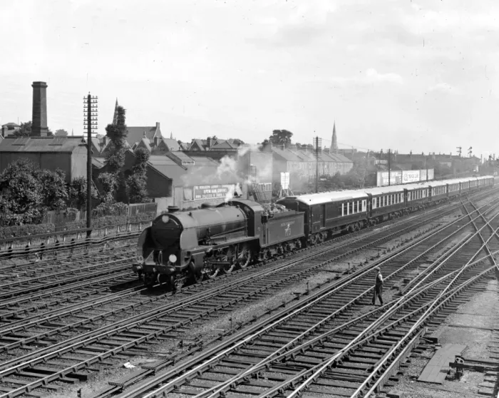 Framed Print : The Bournemeth Belle luxury train passing through Wimbledon. 5 June 1930 Framed Print : The Bournemeth Belle luxury train passing through Wimbledon. 5 June 1930