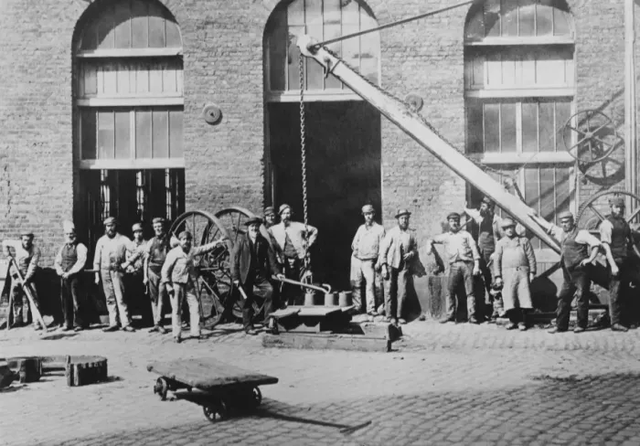 Framed Print : Brewery workers take a break from work for a portrait at the Thames Bank Distillery Framed Print : Brewery workers take a break from work for a portrait at the Thames Bank Distillery
