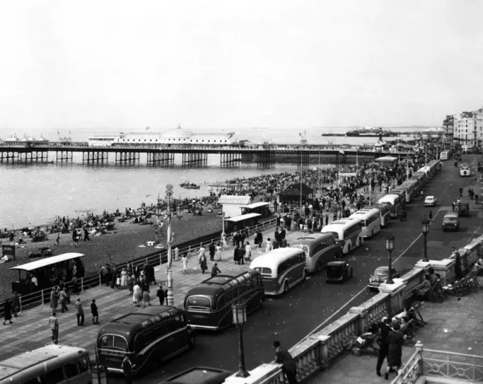 Framed Print : Brighton Coaches line the front and crowds are out on beach and promenade 1st Framed Print : Brighton Coaches line the front and crowds are out on beach and promenade 1st