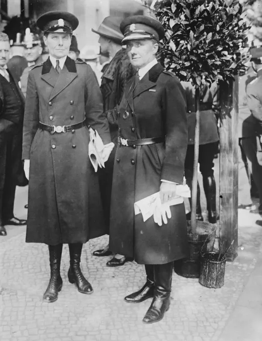 Framed Print : British women police in Berlin. Miss Allen ( right ), the Commandant, and Adjutant Mrs Tagart