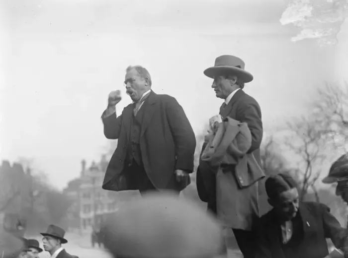 Framed Print : British workers off to Russia. Mr Tom Mann addressing the crowd. Mr Ben Tillett is also seen Framed Print : British workers off to Russia. Mr Tom Mann addressing the crowd. Mr Ben Tillett is also seen