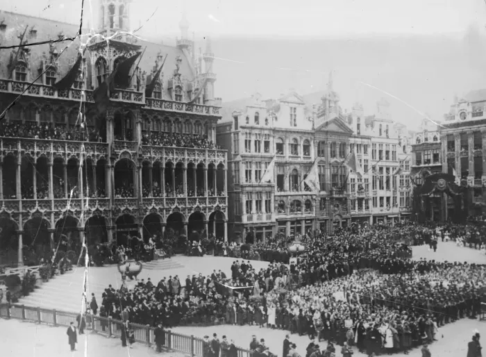Framed Print : Brussels, Grand Place 21 January 1926 Framed Print : Brussels, Grand Place 21 January 1926