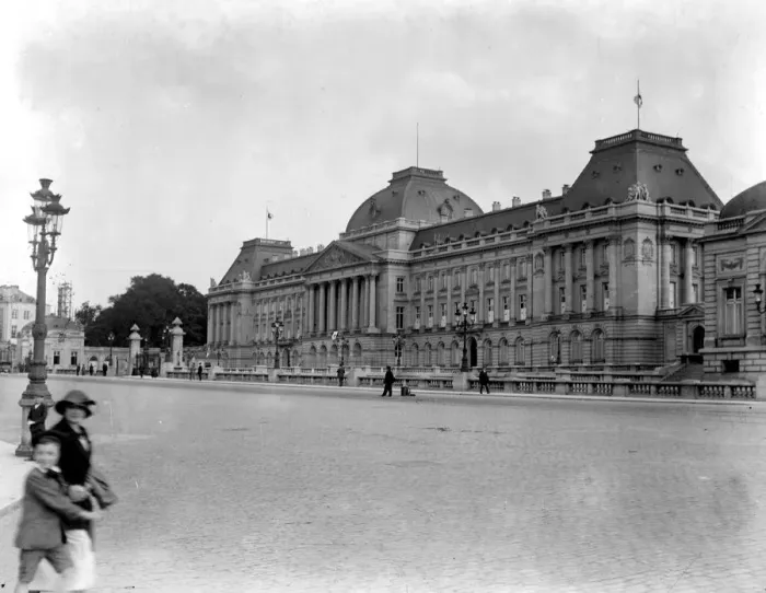 Framed Print : Brussels The Royal Palace Framed Print : Brussels The Royal Palace