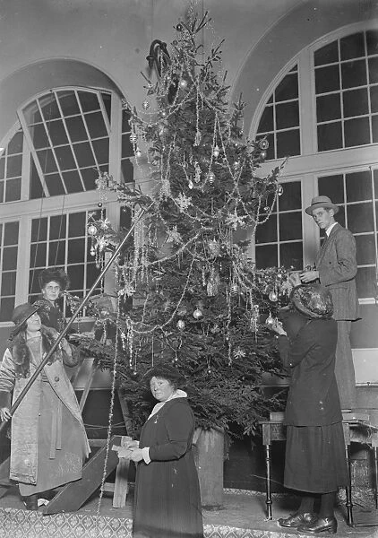 Buckingham Palace Christmas tree for wounded men On left is Miss Marta Cunningham