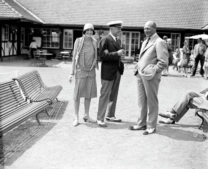 Framed Print : Bucks Club Golf at Le Touquet. Mrs Euan Wallace, General De Crespigny and Lord Tweedmouth Framed Print : Bucks Club Golf at Le Touquet. Mrs Euan Wallace, General De Crespigny and Lord Tweedmouth