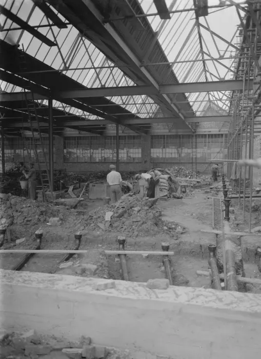 Framed Print : The building of the Ascott Gas, Water, Gesyers Works Ltd, Neasden. 1937
