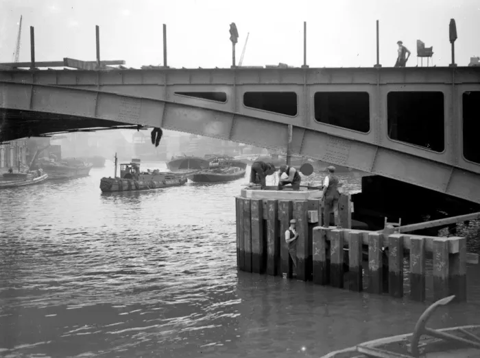 Framed Print : Building the Canning Town Bridge, London. 1933 Framed Print : Building the Canning Town Bridge, London. 1933