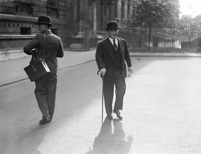 Framed Print : Cabinet meeting at No 10 Downing Street. Mr Ls Amery arriving. ( Secretary of Framed Print : Cabinet meeting at No 10 Downing Street. Mr Ls Amery arriving. ( Secretary of