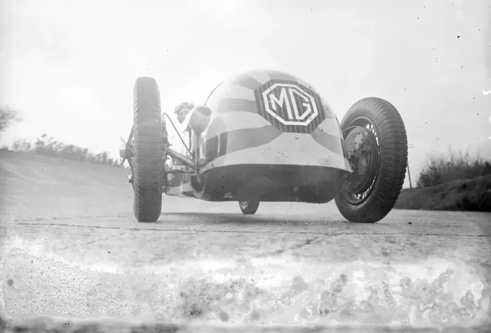 Framed Print : Captain George Eyston, the famous racing driver, testing his giant new Bullet Headed Framed Print : Captain George Eyston, the famous racing driver, testing his giant new Bullet Headed