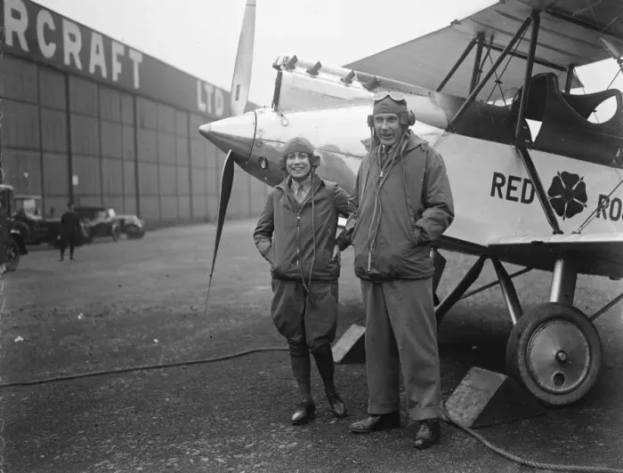 Framed Print : Captain Lancaster and Mrs Miller start on flight to Australia. Captain Lancaster