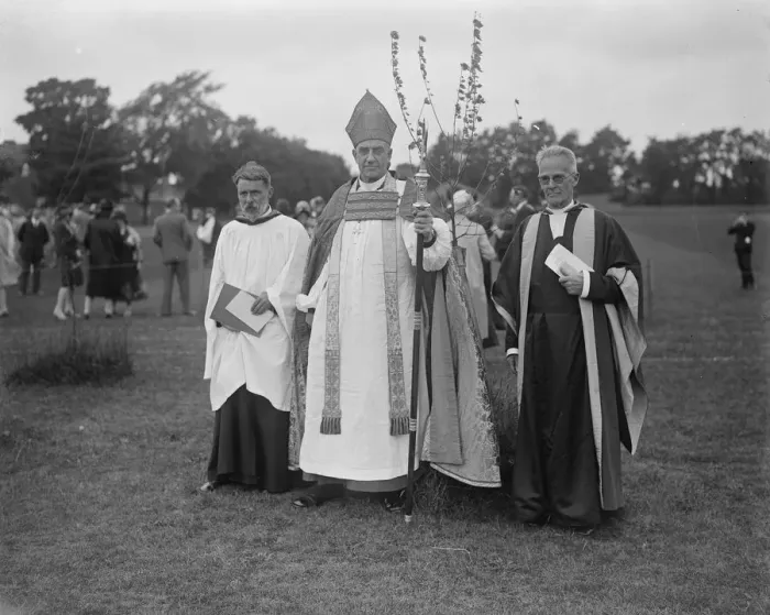 Framed Print : The twenty one captains. Novel tree planting ceremont at Harpenden. The Bishop of St Albans