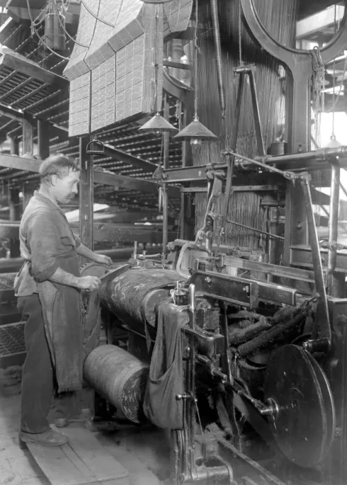 Framed Print : Carpet making at Wilton. 7 January 1923 Framed Print : Carpet making at Wilton. 7 January 1923