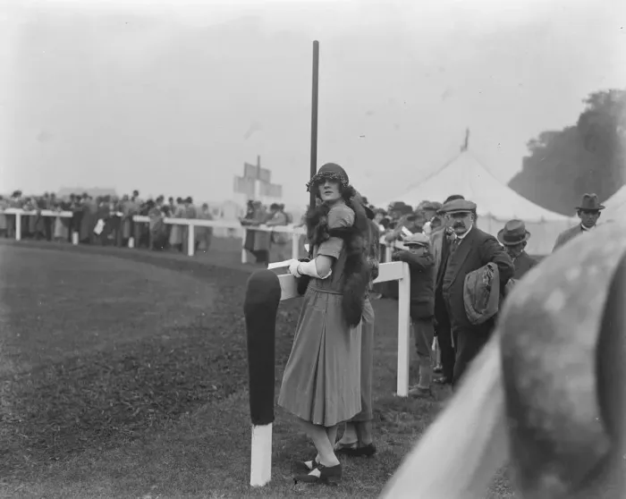 Framed Print : Celebrities at Doncaster. Lady Ursula Grosvenor. 13 September 1922