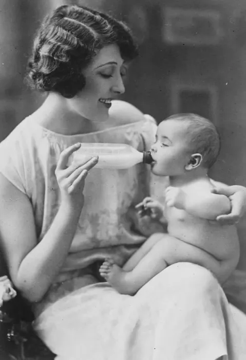 Framed Print : Champion at three months. Henri Michaux, Pariss gold medal baby, with his mother Framed Print : Champion at three months. Henri Michaux, Pariss gold medal baby, with his mother