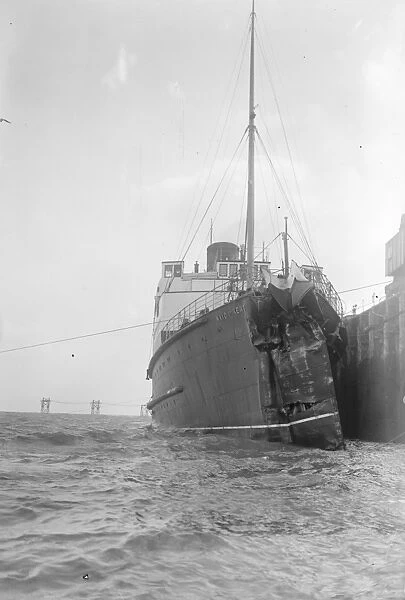 Channel steamer in a crash. The Maid of Kent, the Southern Railway Cos cross Channel steamer