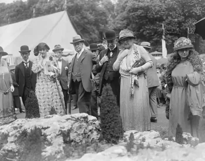 Framed Print : Chelsea flower show. Lord and Lady Wavertree. 19 May 1925 Framed Print : Chelsea flower show. Lord and Lady Wavertree. 19 May 1925