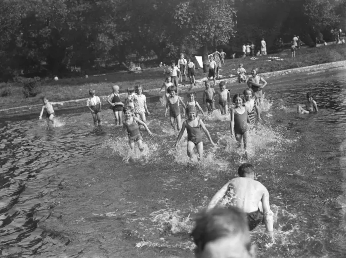 Framed Print : Children enjoying the paddling pool in Dartford, Kent. 1939 Framed Print : Children enjoying the paddling pool in Dartford, Kent. 1939