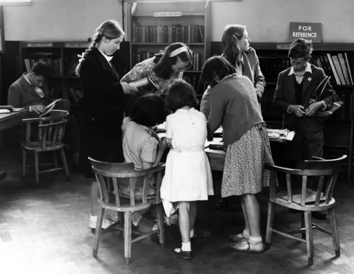 Framed Print : Children in Gillingham library in Kent 4th July 1949