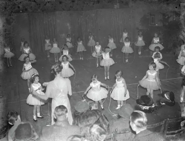 Framed Print : Children peforming a dance in Dartford, Kent. 1936 Framed Print : Children peforming a dance in Dartford, Kent. 1936