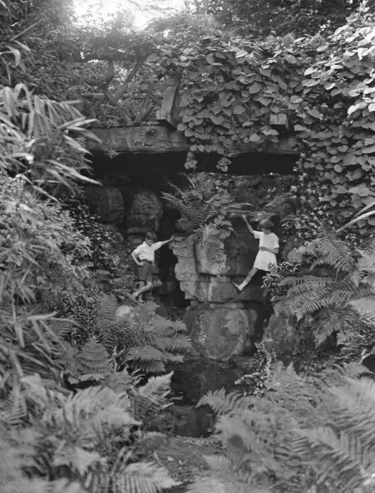 Framed Print : Children playing in the gardens of Oakhill. 1928 Framed Print : Children playing in the gardens of Oakhill. 1928