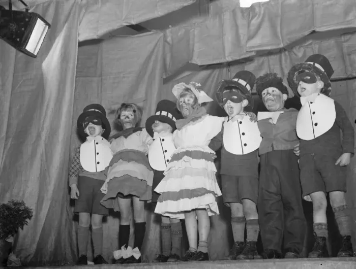 Framed Print : Children of St Mary Cray Council School in Bromley, Kent, perform in a stage concert