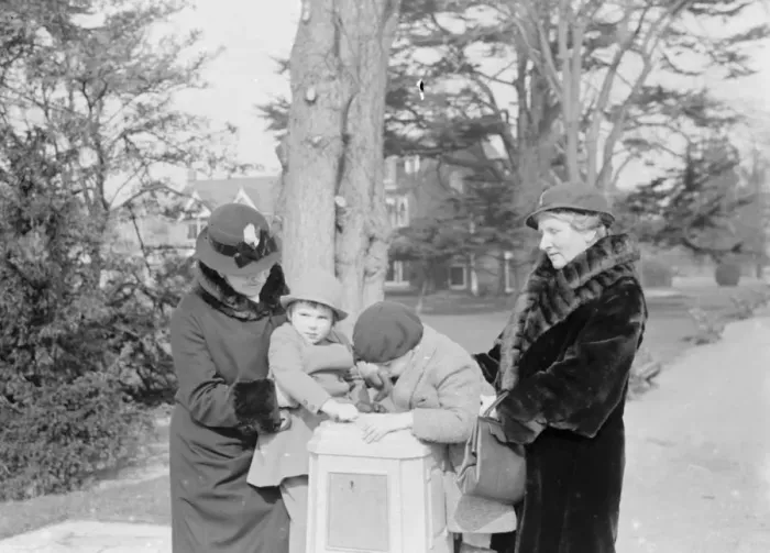 Framed Print : Children using the drinking fountain in Sidcup, Kent. 1935 Framed Print : Children using the drinking fountain in Sidcup, Kent. 1935