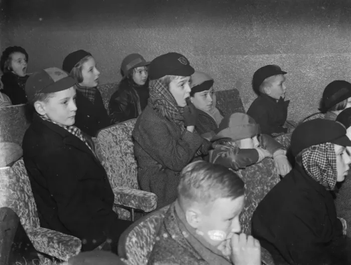 Framed Print : Childrens Christmas cinema treat at the Odeon in Sidcup, Kent. 1938