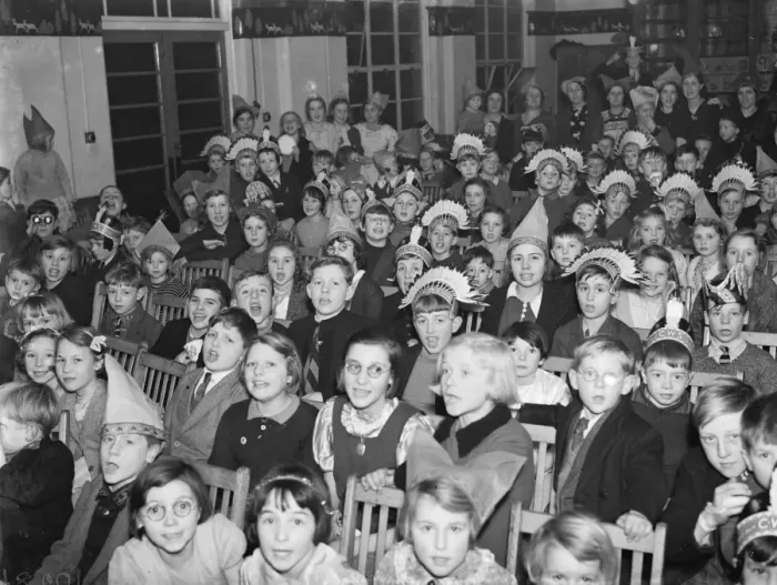 Framed Print : Childrens Labour Party in Mottingham, Kent. 1939 Framed Print : Childrens Labour Party in Mottingham, Kent. 1939
