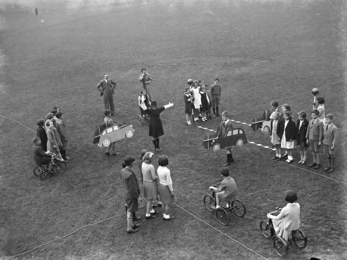 Framed Print : Childrens model traffic instruction at Mayplace School in Crayford, Kent Framed Print : Childrens model traffic instruction at Mayplace School in Crayford, Kent