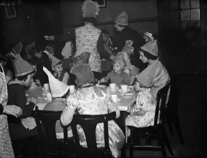 Framed Print : A childrens party at the Working Mens club in Sidcup, Kent. 1938