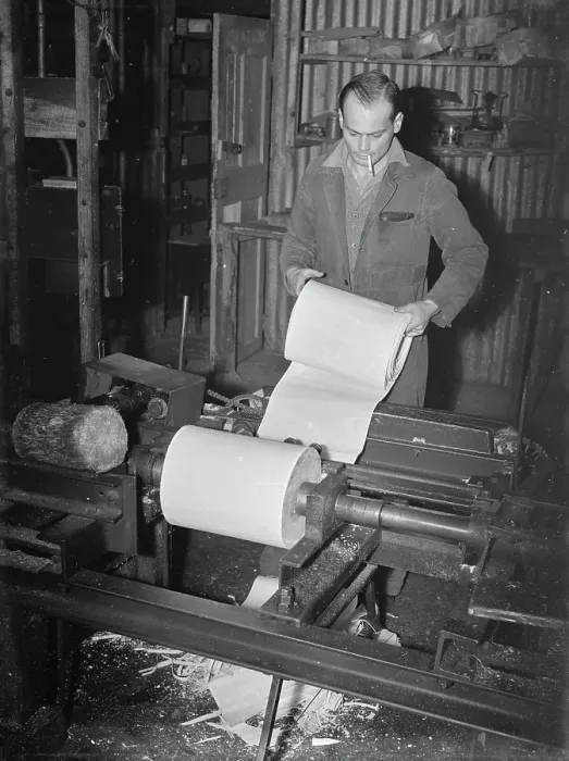 Framed Print : Chip Basket making - Edenbridge. 22 March 1948
