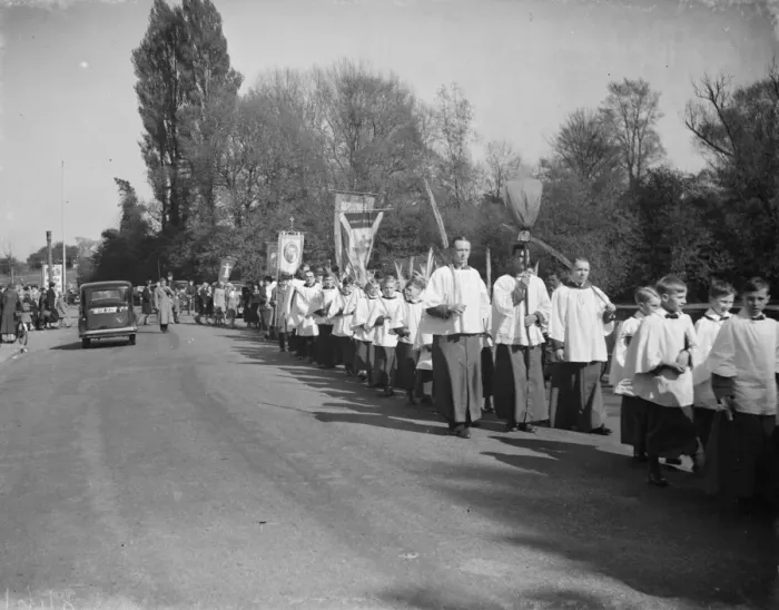 Framed Print : Choir boys in procession during the Palm Sunday celebrations at Orpington, Kent Framed Print : Choir boys in procession during the Palm Sunday celebrations at Orpington, Kent