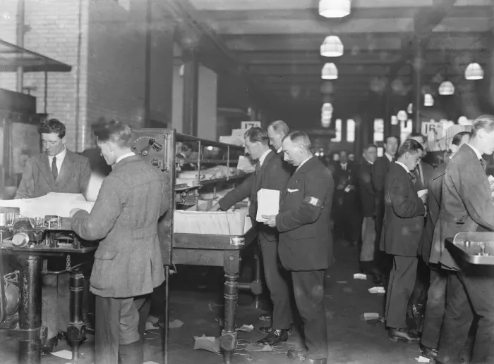 Framed Print : Christmas at the General Post Office, dealing with the parcels at Mount Pleasant 18 Framed Print : Christmas at the General Post Office, dealing with the parcels at Mount Pleasant 18