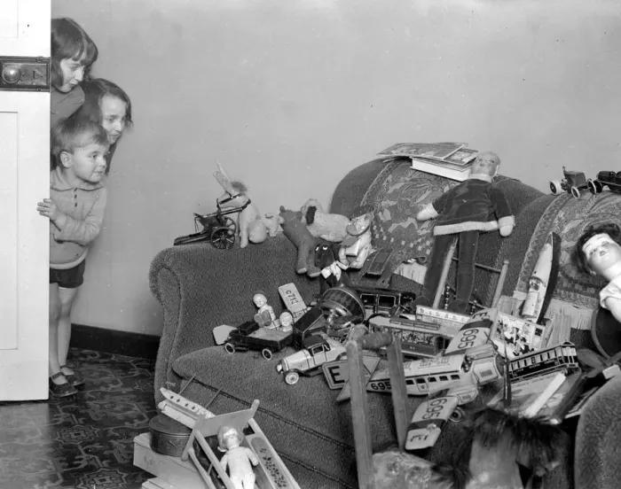 Framed Print : A christmas study - an unauthorised peep at the treasurs to come. 12 December 1930