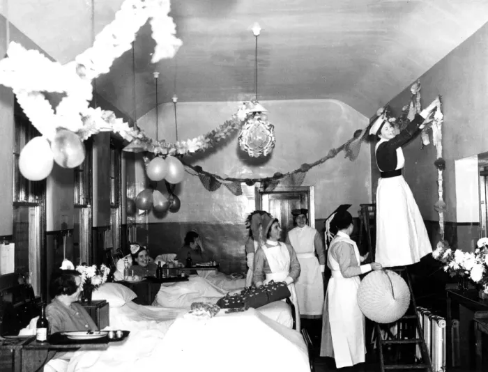 Framed Print : Christmas on the ward, 1950s Framed Print : Christmas on the ward, 1950s