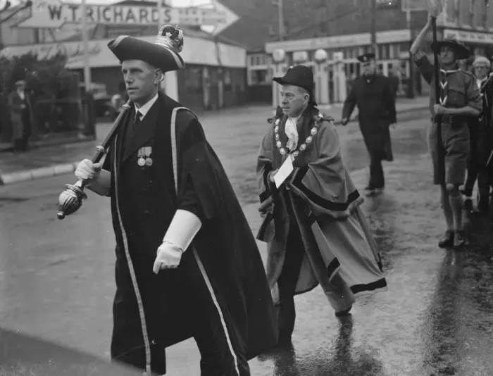 Framed Print : Civic service procession in Bexleyheath, Kent. The Mayor of Erith, Reverend Framed Print : Civic service procession in Bexleyheath, Kent. The Mayor of Erith, Reverend