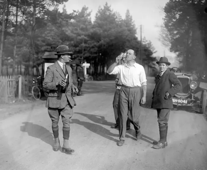 Framed Print : Clubmans walk for a wager Captain Buckmaster on his walk to Brighton for a club