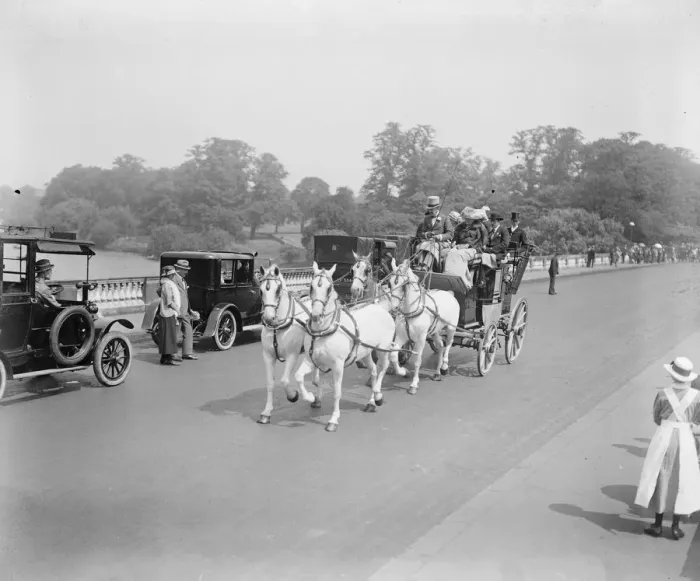 Framed Print : The Coaching Marathon Locketts coach 10 June 1922 Framed Print : The Coaching Marathon Locketts coach 10 June 1922