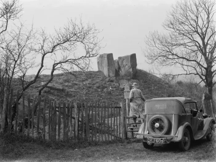 Framed Print : The Coldrum Stone at Trottiscliffe, Kent. The site of a Neolithic burial chamber Framed Print : The Coldrum Stone at Trottiscliffe, Kent. The site of a Neolithic burial chamber
