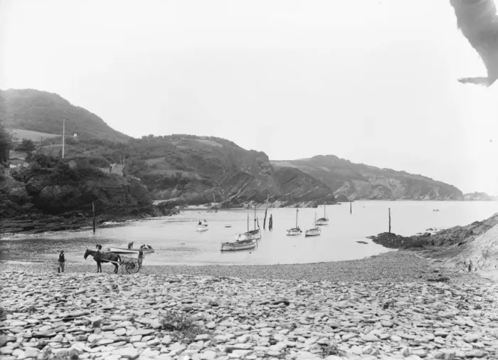 Framed Print : Combe Martin is a village and civil parish on the North Devon coast 1925 Framed Print : Combe Martin is a village and civil parish on the North Devon coast 1925