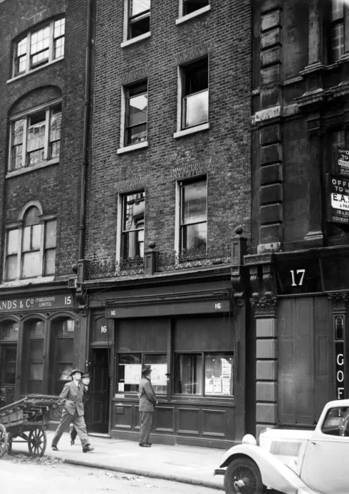 Framed Print : Communist Headquarters in Britain. 16 King Street, London Framed Print : Communist Headquarters in Britain. 16 King Street, London