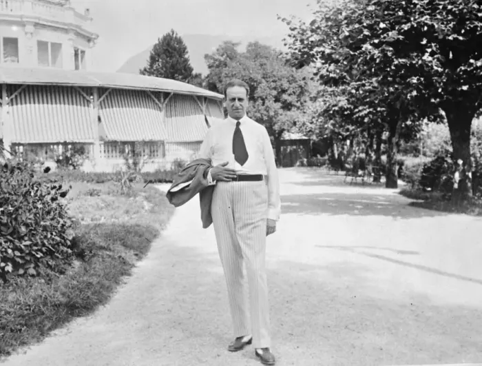 Framed Print : Composer who does not like the heat. Oscar Strauss, the composer, photographed Framed Print : Composer who does not like the heat. Oscar Strauss, the composer, photographed